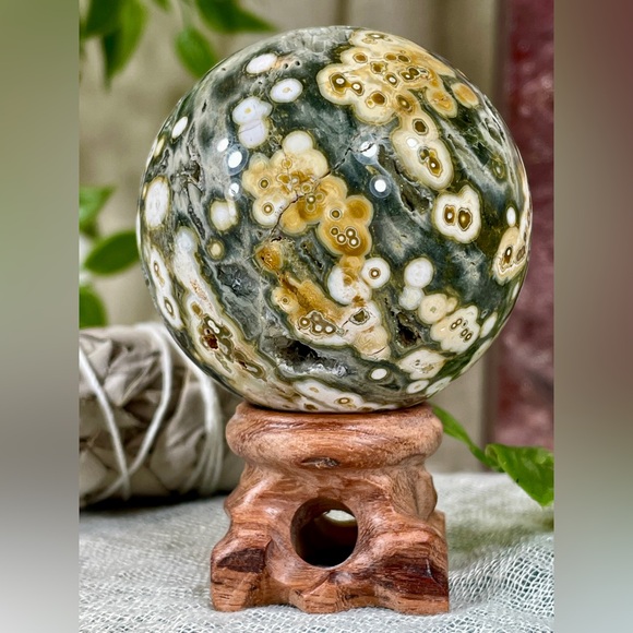 2226 RARE 8th Vein Ocean Jasper Crystal Sphere - Picture 4 of 14